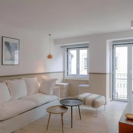 Apartment Charming 1br - Stylish & Cozy In Principe Real | By Airnest Lisbon